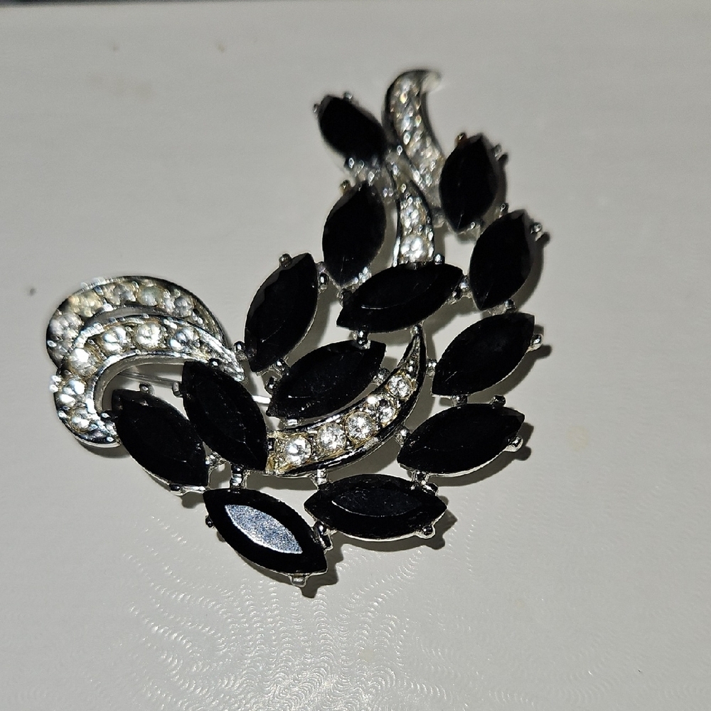 Sarah Coventry VIENNA Black Glass Navette & Rhinestones Brooch & Earring Set